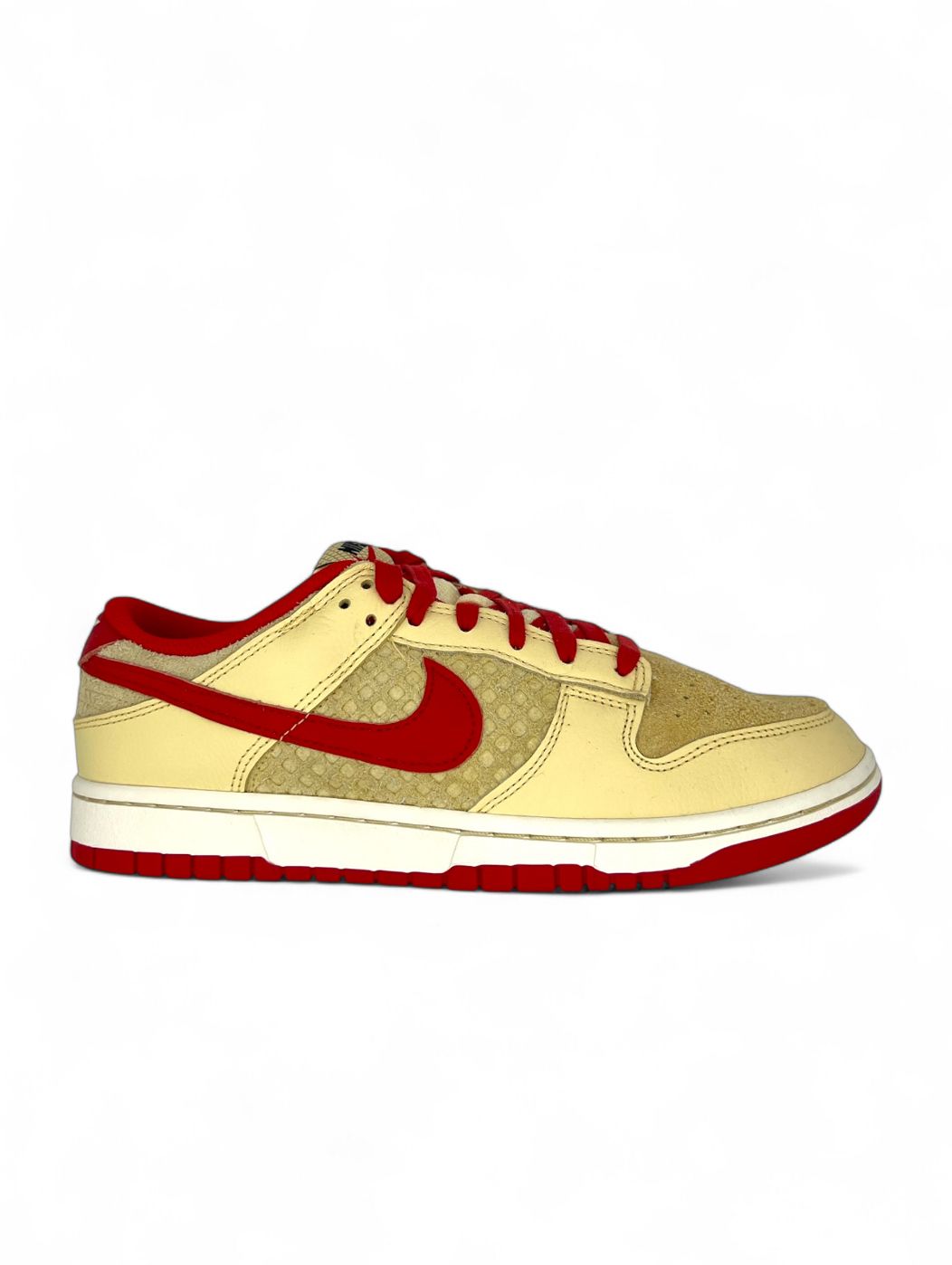 Nike Dunk Low Retro 'Strawberry Waffle'