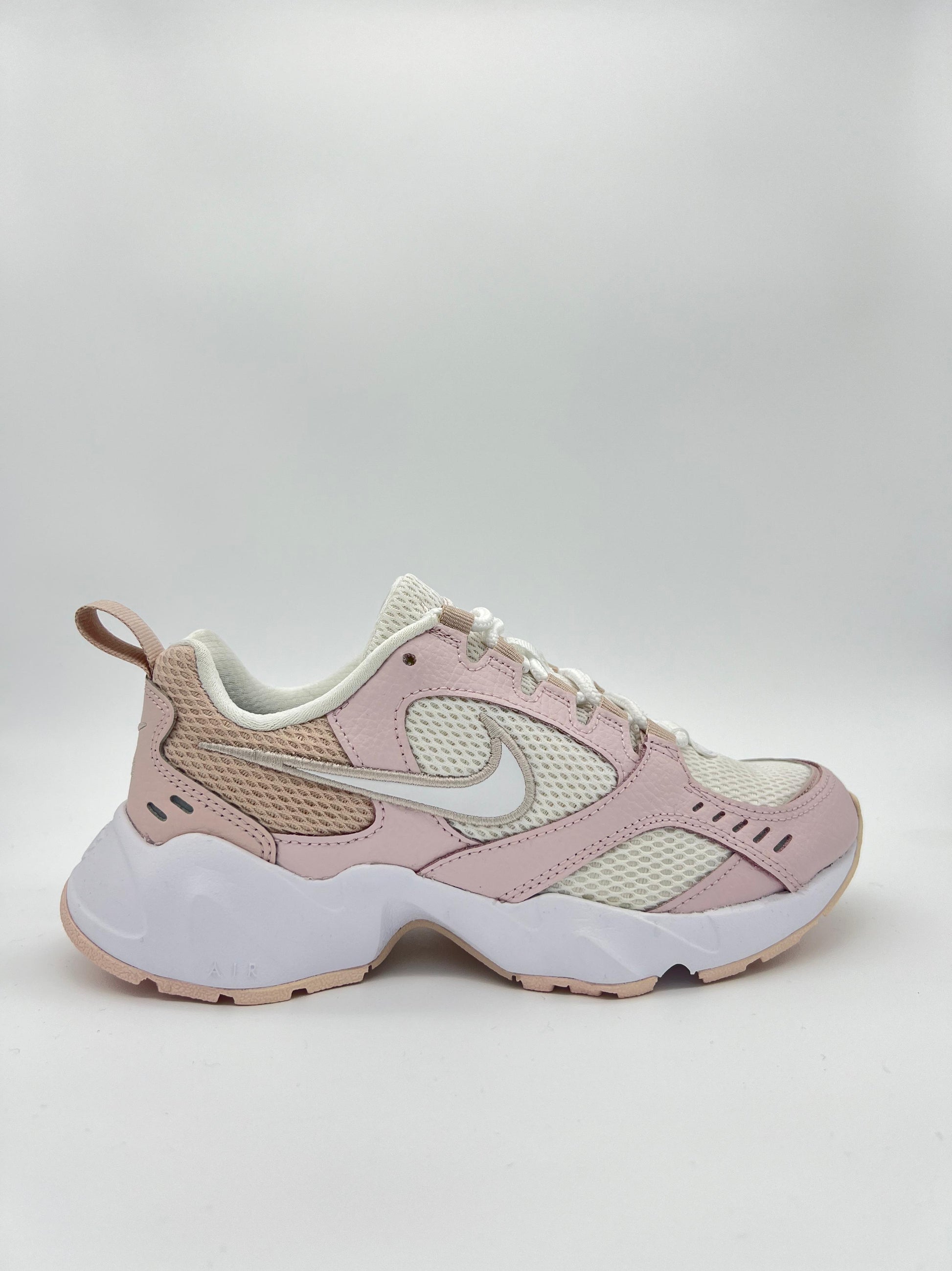 Nike Air Heights 'White-Fossil Stone' 22MX